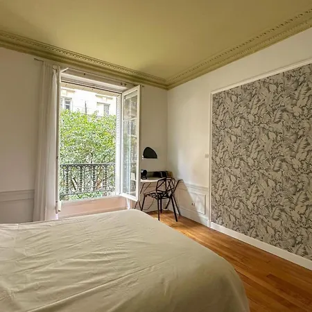 Flexliving - Whole Flat - Bachaumont Apartament