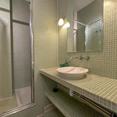 Flexliving - Whole Flat - Bachaumont Apartment *